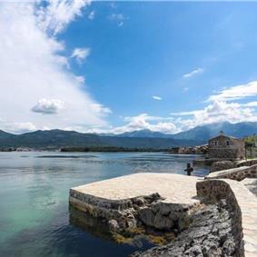 5 bedroom villa with two pools near Tivat, sleeps 10